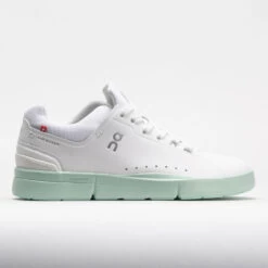 On Running On The Roger Advantage Women's White/Creek